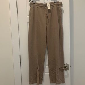 Abercrombie women sweatpants with front split! Size Xl NWT RB